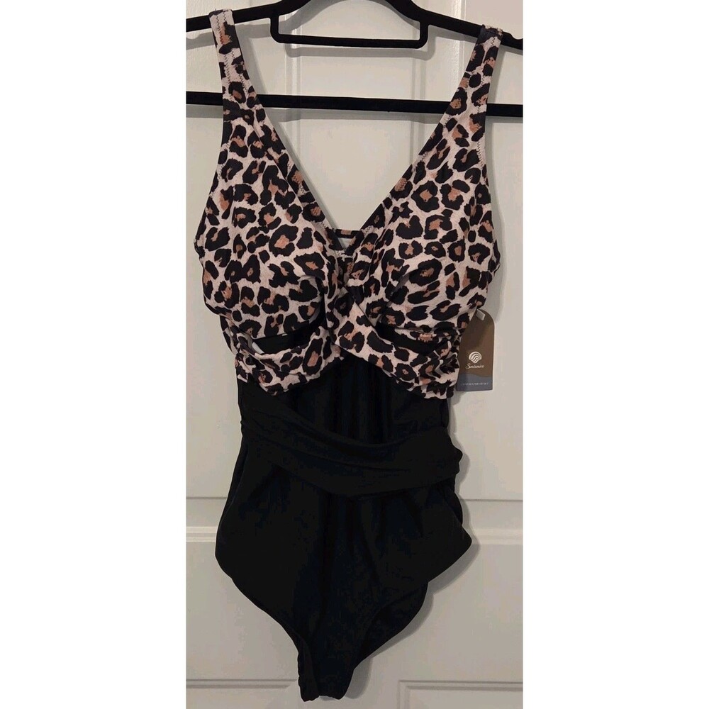Smismivo one-piece swimsuit Leopard Print w/ Neckline & Tummy Control - Size L